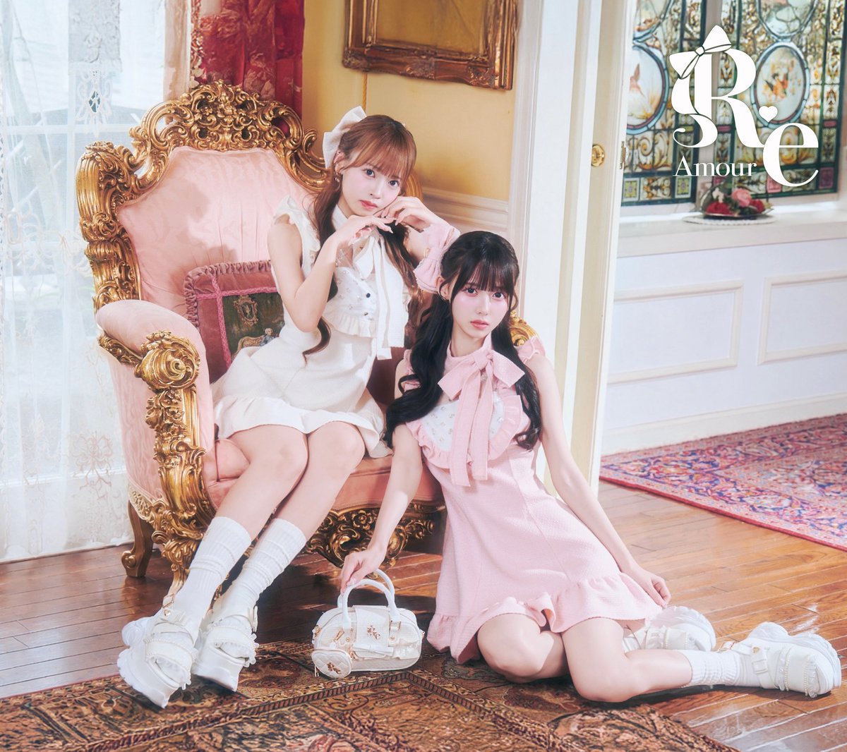 reamourofficial's tweet photo. 🎀Velvet Summer Glow🎀
— 上品で甘い夏の、余韻 —
眩しかった季節を振り返るような、
穏やかなときめき。
午後の光と夕暮れの余韻を閉じ込め、
洗練された甘さを纏うコレクション♡

今回のコレクションは
高嶺のなでしこ( @takanenofficial )
松本ももな様 ( @momonamatsumoto )
日向端ひな様 ( @hina_hinahata )
にモデルを務めていただきました♡

❤︎なんばマルイPOPUP:7/16（水）11:00〜
❤︎東京POPUP:8/8(土)11:00〜
❤︎公式通販サイト / ZOZOTOWN
7/24（金）12:00〜予約販売開始(8月上旬お届け