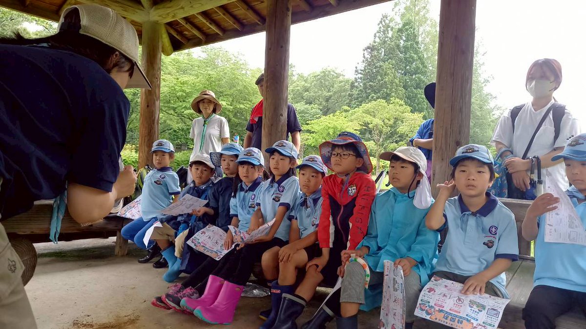 fukushimabvs1's tweet photo. #ほたるの里公園 が一日限りの「ザリガニ博士養成学校」に大変身！

#ビーバースカウト たちは博士見習いとして入学

「ザリガニってどんな生き物？」を動画で学んだ後は、捕獲実習へ

最後はクイズで博士試験に挑戦！

全員が「ザリガニ博士」に認定され、認定証を受け取る笑顔がとても印象的でした！ https://t.co/XNfZj2VHW9