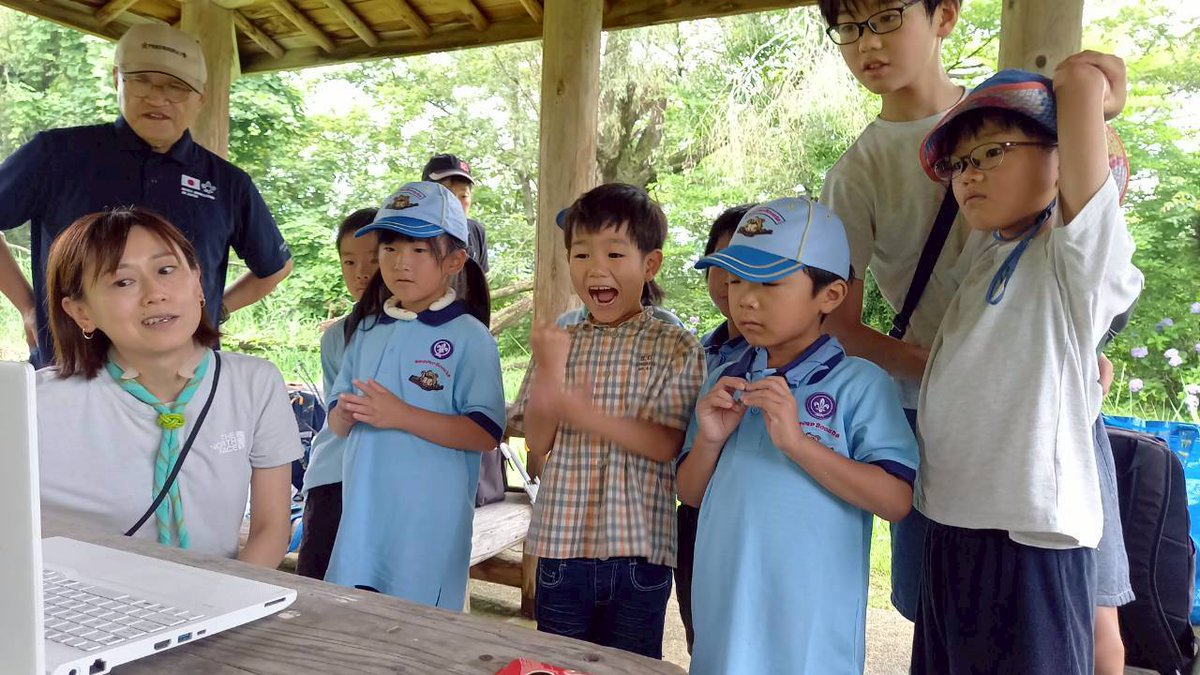 fukushimabvs1's tweet photo. #ほたるの里公園 が一日限りの「ザリガニ博士養成学校」に大変身！

#ビーバースカウト たちは博士見習いとして入学

「ザリガニってどんな生き物？」を動画で学んだ後は、捕獲実習へ

最後はクイズで博士試験に挑戦！

全員が「ザリガニ博士」に認定され、認定証を受け取る笑顔がとても印象的でした！ https://t.co/XNfZj2VHW9