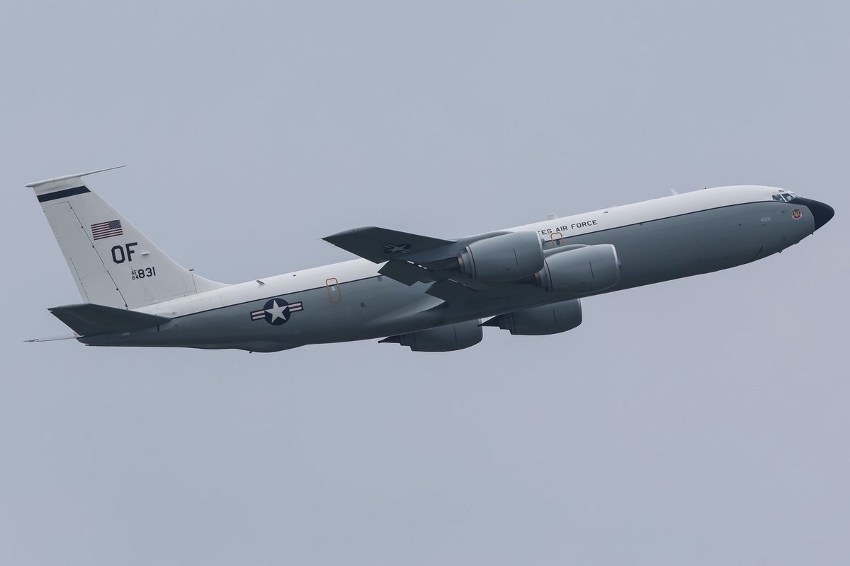 B4tonkichi's tweet photo. 2026.7.12  横田基地
WC-135R  R/W18↑
久しぶりのWC！
カッケぇ〜🤩
#横田基地 https://t.co/tcSPPLRTn5