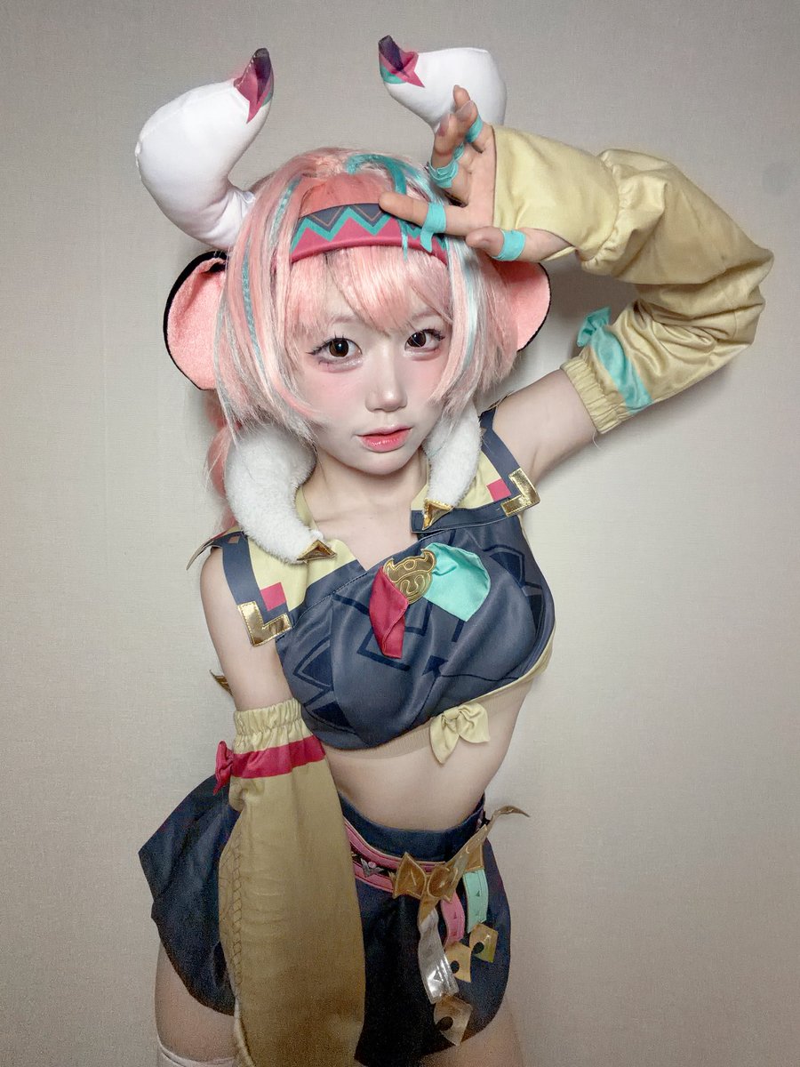 hiy0chan_'s tweet photo. おなかすいた〜
#原神 #コスプレ https://t.co/HyjJHrhhBb
