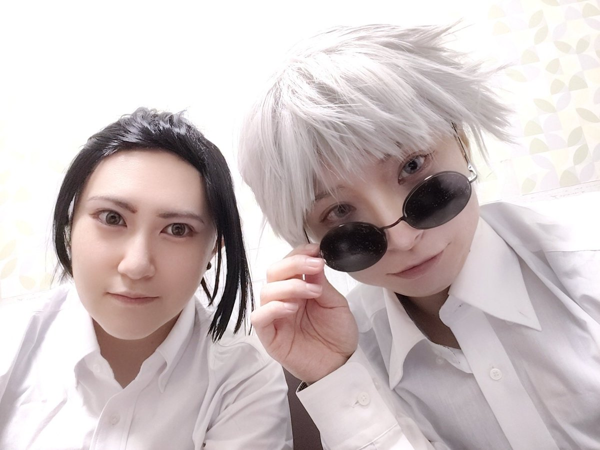 0811show's tweet photo. 了やんが来てくれました❤️じゅフェス見てコスカラしたー！
遠くから来た上に貸してくれてありがとう🥰
イベントでは出せないけど1回やってみたかったんだwもうやらん🤣
🌻と歌いたかったから満足！(笑) https://t.co/7iNIbmJ2a6