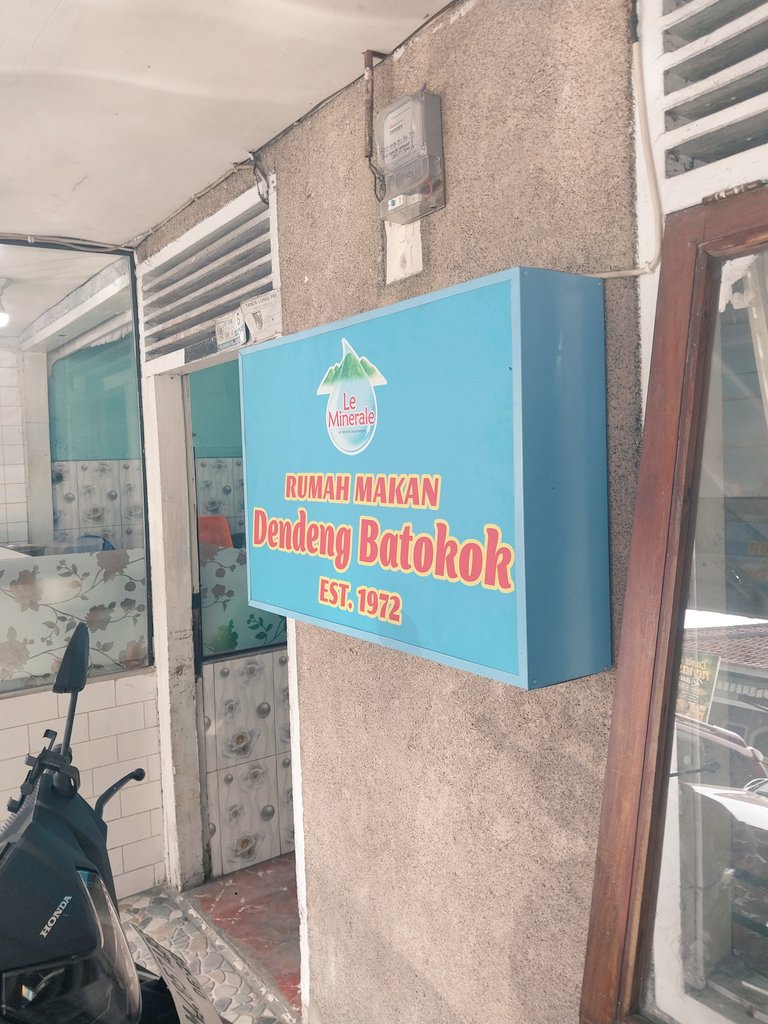 danangs_23's tweet photo. Admin Brosis ini ga ada hentinya Explore kuliner di kota ini, ada aja pokoknya 😂 https://t.co/XaIWrfVlXv