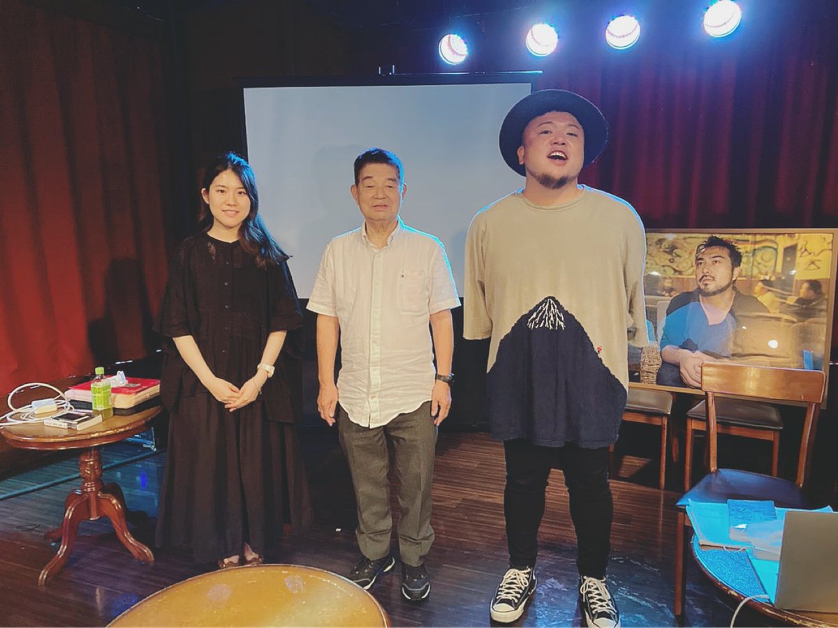 __HIPPY__'s tweet photo. 被爆者の方から見せてもらった写真
まじでかっこよくてオシャレでドキってすることがあります。

宮島の変わらない景色
平和公園は、、繁華街だった？
そうか、、ここはもともと祈る場所ではなくて
誰かの住所があって、誰かの地元で、帰る場所？

恋をして、デートもして、おしゃれして
おかえり、ただいまの声
夕食の匂い、川で遊ぶ子供
ホットケーキかおるコーヒー屋さんに
映画館にたくさんのお店にたくさんの思い出

被爆前の人々の暮らしが
どんなにかけがえのないものだったか、

生き生きした表情で語られる思い出と共に色づく写真たち

僕たちと変わらない日々がそこにあった。

映画 記憶の解凍は
東京、沖縄、広島、大阪にて上映です。
各地舞台挨拶にミニライブなど開催しております。

僕は 7/20沖縄にて歌わせていただきます。
1人でも多くの方にこの映画が届いて欲しいです。

どうか！どうか！出会ってください。
よろしくお願いします。

映画 記憶の解凍
※

7/4〜上映中
【東京】ポレポレ東中野 

7/18〜 上映
【沖縄】桜坂劇場

7/20　【沖縄】桜坂劇場
公開記念ミニライブ＆トーク付き上映
出演:HIPPY(歌)/銘苅麻野(バイオリン)/はらかなこ(ピアノ)/庭田杏珠(監督)

7/31〜上映
【広島】八丁座

8/29〜
【大阪】第七藝術劇場