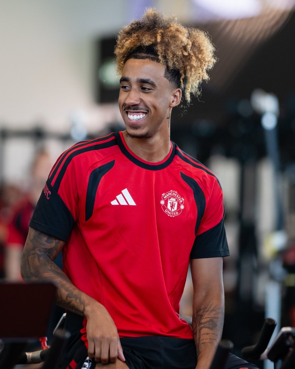 agbo_james13's tweet photo. They say Man United stresses players. 

See what Man United has done to Leny Yoro.
Arrived as a boy, and now a man. 

Not hard to see he's gonna ball next season. Bring it on 💪 https://t.co/V92NsyEu8M