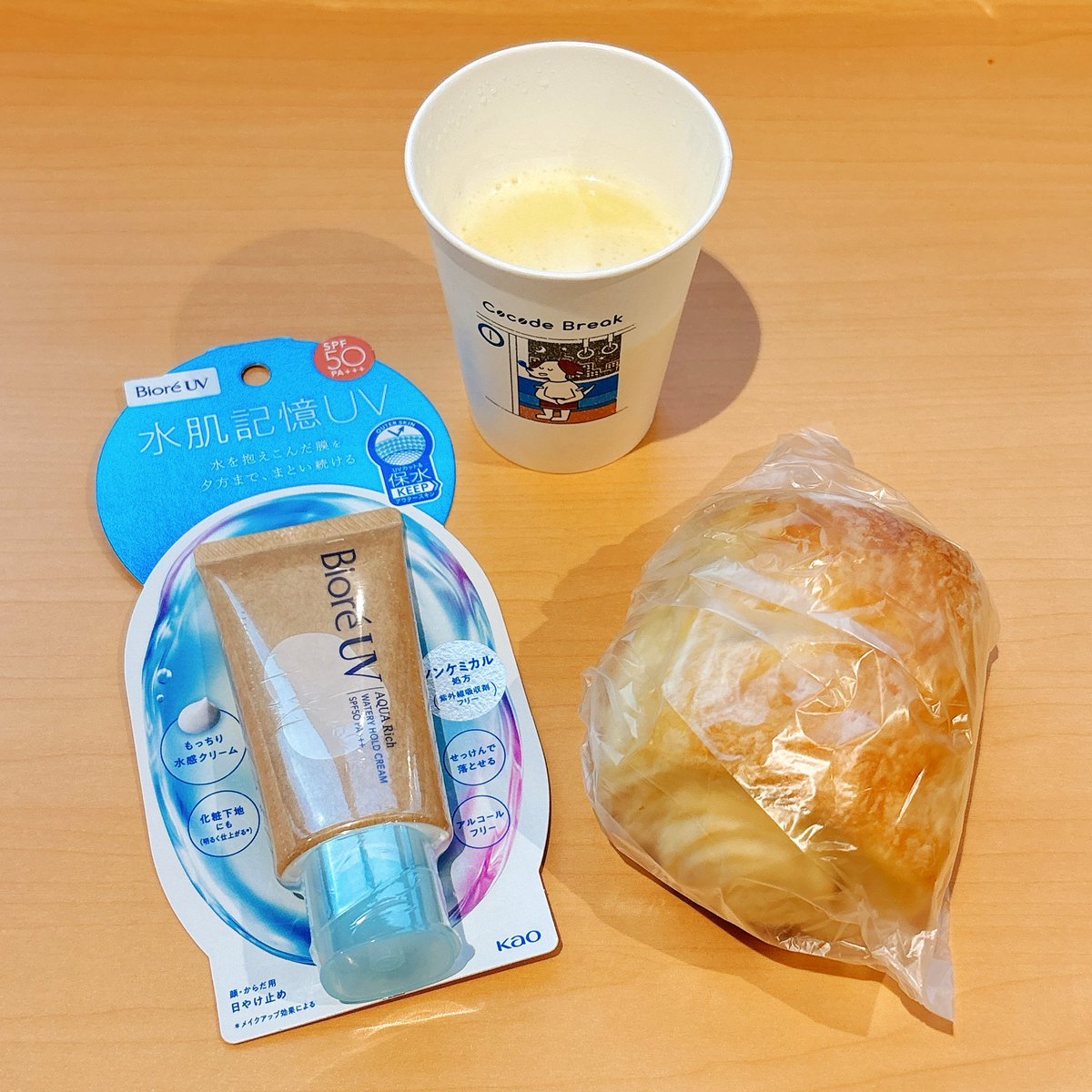10362aaa's tweet photo. ちょうど使い切りそうだった日焼け止め、あげるよ！とﾒｰﾙがきたので軽率に32回目の献血してきた(=･ω･=) https://t.co/6n5iHSkdSW