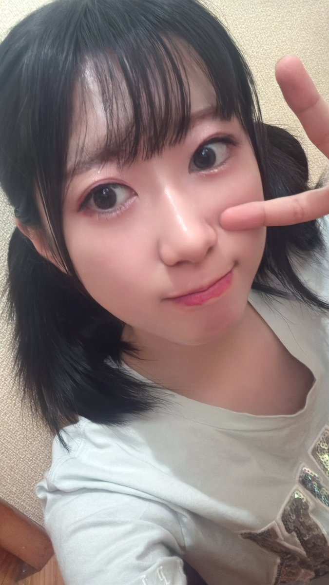 guild_mero's tweet photo. 初めまして(=・ω・）ノ
このたびアニソンメイドギルドでお給仕させて頂く事になりました〜
「めろ」って言います🎀アニメ、アニソン、歌うことがだいすきです.ᐟ.ᐟ(☆>ω<)
まだメイド服での写真がないので普通の自撮りで初ツイートします(  . .)"
今から18日の出勤が楽しみです.ᐟ.ᐟ https://t.co/3exAbw6rQh