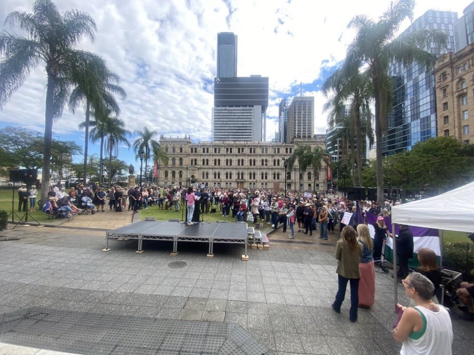 SueMClarke1's tweet photo. The troons claim we had 35 people at our event, we had 500 plus.  Does it worry the troons that their lie can be disproven, probably not, their whole lives after all are just one big lie. https://t.co/GjBwQ38pbW