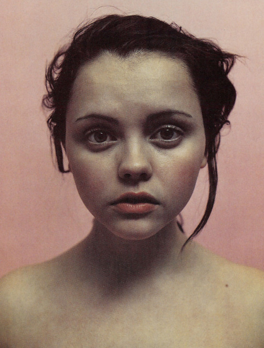 TheCinesthetic's tweet photo. Christina Ricci photographed by Mario Sorrenti, 1998 https://t.co/blYdFJFDBQ
