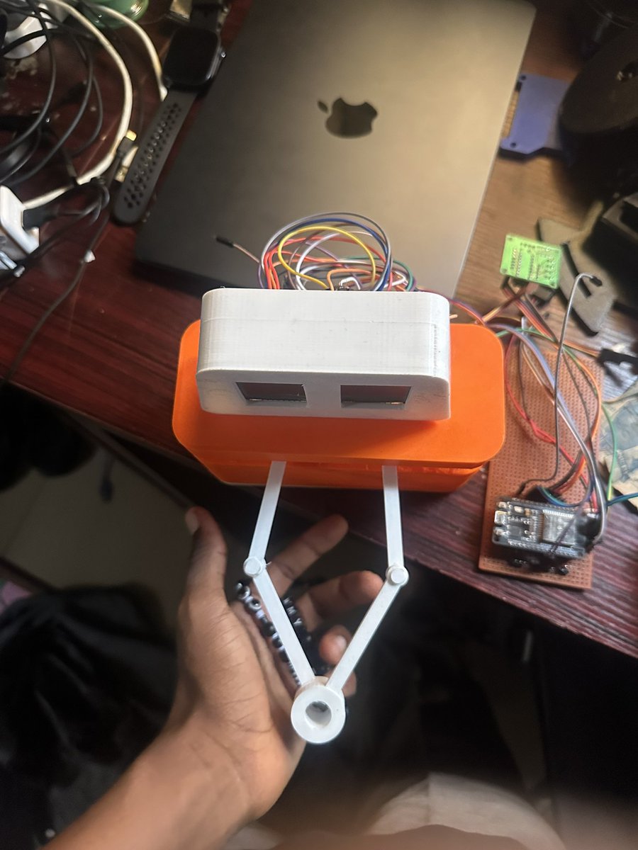 EmmyCodes775's tweet photo. 5DOF SCARA writing robot……you didn’t see this coming now did ya ? 🌝 https://t.co/egnAaKKEc9