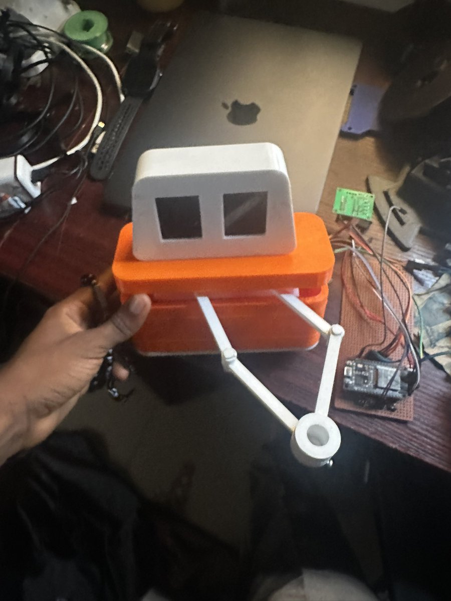 EmmyCodes775's tweet photo. 5DOF SCARA writing robot……you didn’t see this coming now did ya ? 🌝 https://t.co/egnAaKKEc9
