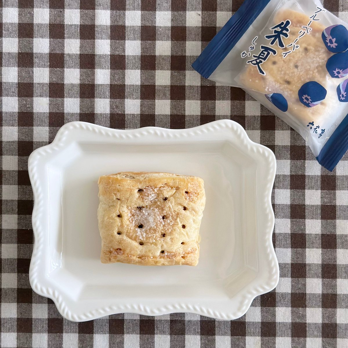 季節のお菓子】 六花亭 7〜8月のお菓子🎐 ブルーベリーパイ 朱夏 (8/31