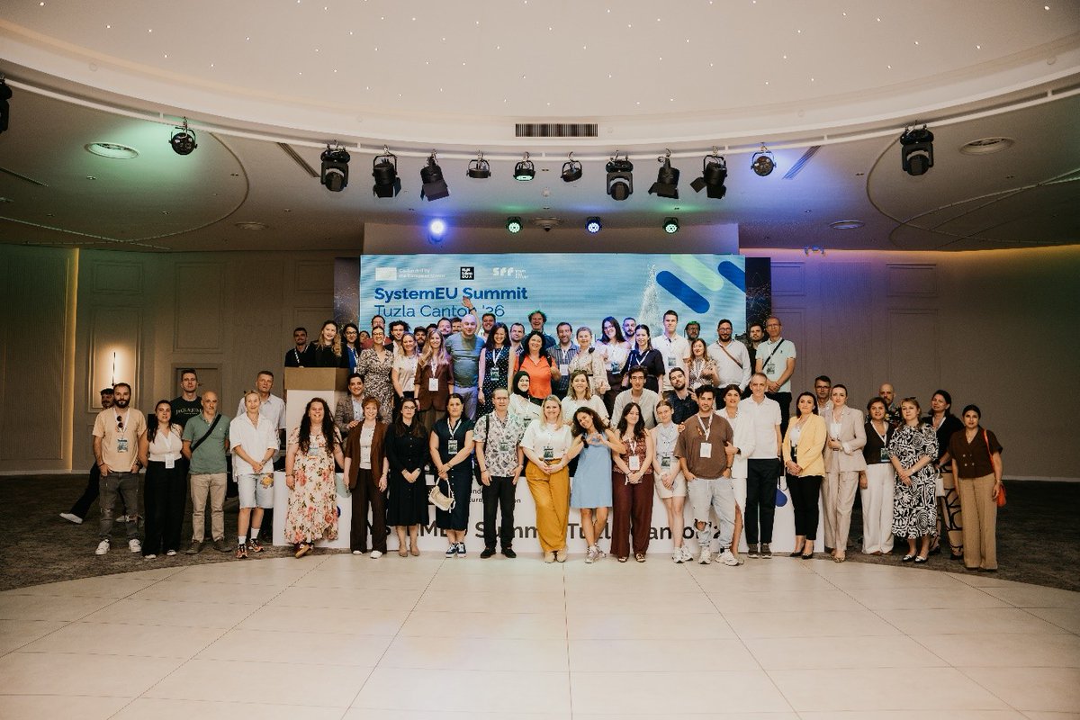 jcyl's tweet photo. 🖲️ @jcyl  participa en la segunda cumbre del proyecto europeo de digitalización SYSTEMEU en Bosnia y Herzegovina

En el evento se ha reconocido el proyecto de empresa de la Comunidad 'Rapture Games': un casco de realidad virtual para neuro-rehabilitación

 https://t.co/qdhfIxuC83 https://t.co/hwIs5JkBe9