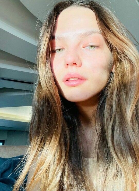 nesrininberfini's tweet photo. no makeup &amp; full face makeup
#nilsuberfinaktaş #berfinilsuaktaş https://t.co/xpfxsjwlHO