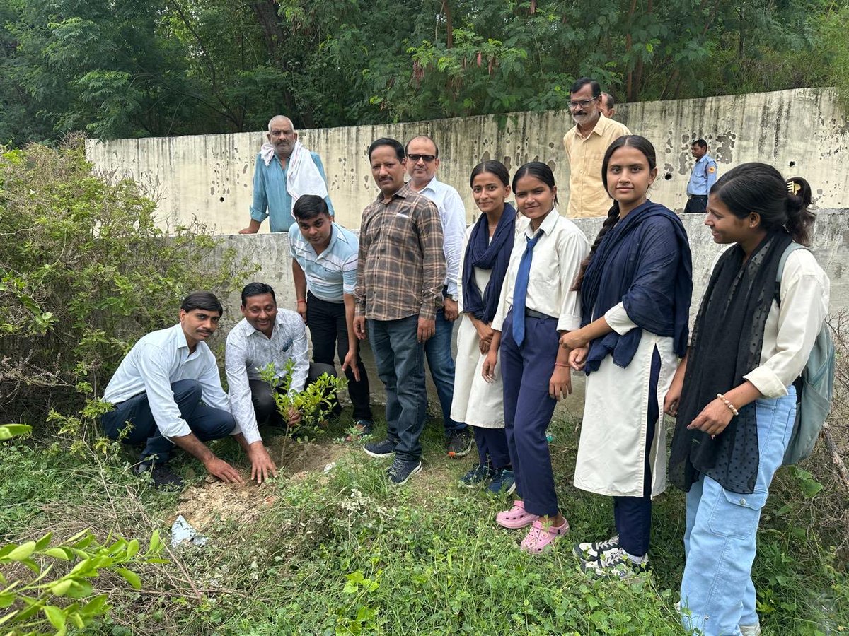 KcpgL's tweet photo. वृक्षारोपण महायज्ञ-2026 एक पेड़ माँ के नाम कार्यक्रम का आयोजन कालीचरण पीजी कॉलेज लखनऊ में पूरे उत्साह के साथ सम्पन्न https://t.co/kfpoFnLlMv
