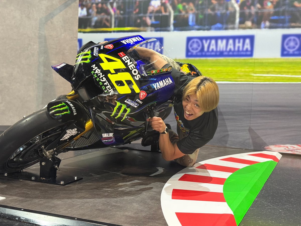 likeawindTV's tweet photo. 今夜のライクアウインドは〜北斗単独企画!!
ヤマハ コミュニケーションプラザ取材🔵
バイク芸人の中でもバイクの知識が豊富な北斗がヤマハ発動機の歴史を辿ります🫡
お楽しみに〜⚡️ https://t.co/nI7ae1PZCC