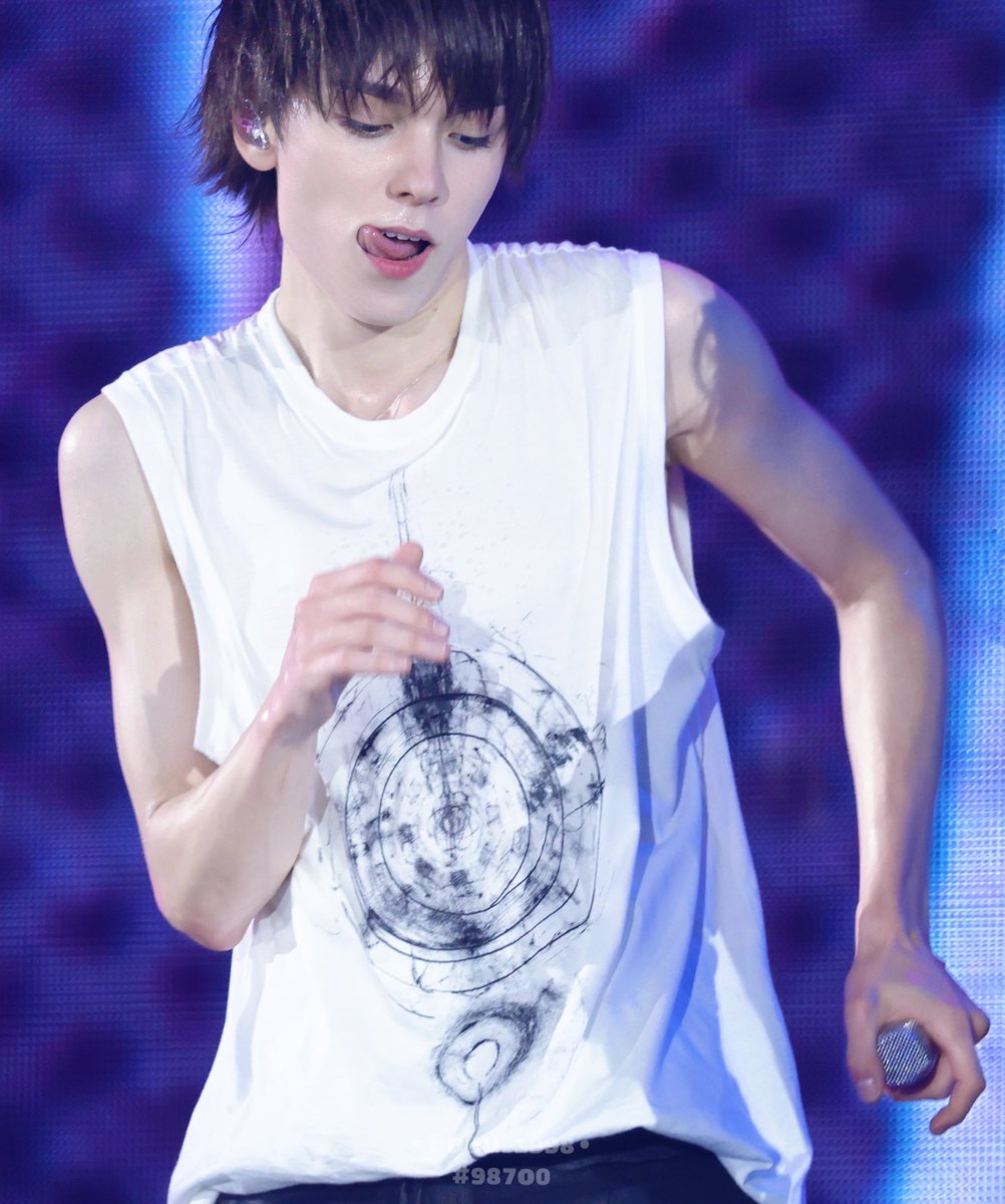 Bobu_1998's tweet photo. 260712
VERNON THE 8 [V8] LIVE

#버논 #최한솔 #VERNON
#세븐틴 #SEVENTEEN https://t.co/ZzI6xXfrv3
