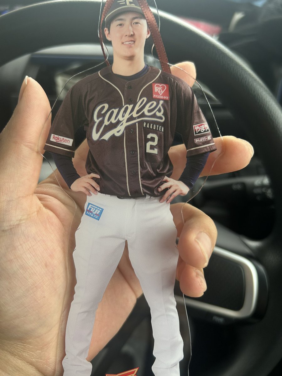 Hutago7727's tweet photo. どなたか太田光選手と
古謝樹選手の交換してくれる方いませんか？
#選手ビッグチャーム
#太田光
#古謝樹
#楽天イーグルス https://t.co/N0rNjzq68d
