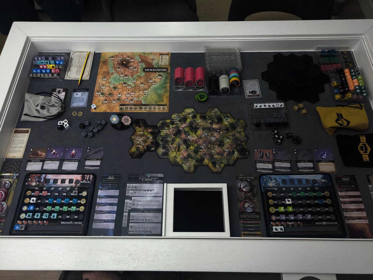 mesasparajuegos's tweet photo. The Elder Scrolls board game @ChipTheoryGames. 
#skyrim #boardgames #coopgames https://t.co/ULFe5o8FbM