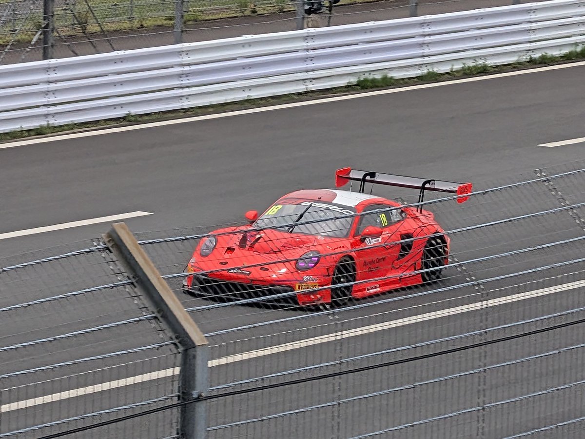 otafuuuuuuuuuu's tweet photo. 25号車も18号車も2日間通して大変なレースだったけど、見応えがあって面白かった😆
今年のレースはもう現地行けないけど楽しみだ〜
#18 #NineRacing
#永井宏明 #HiroakiNAGAI
#小高一斗 #KazutoKOTAKA
#中山雄一 #YuichiNAKAYAMA
#25 #NKRacing
#内山清士 #KiyoshiUCHIYAMA #近藤翼 #TsubasaKONDO https://t.co/VTwbybRY8I