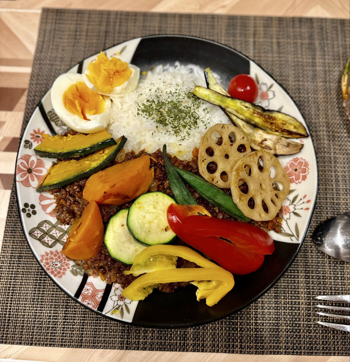 xloisp's tweet photo. 夏なのでキーマカレー https://t.co/EiLoi05THt