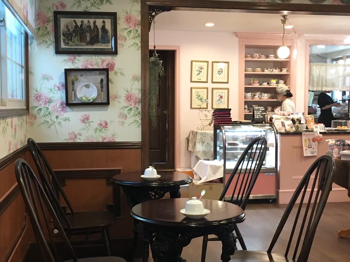 angelvamph's tweet photo. how does pinterest see you? 

　ིྀ ͝  ⏝ི ྀིྀ ིྀ ͝ ⏝♡ ིིྀ ͝　

☕ cafe
🐇 animal
🧁 food 
🌸flower https://t.co/CSjxjRDASY