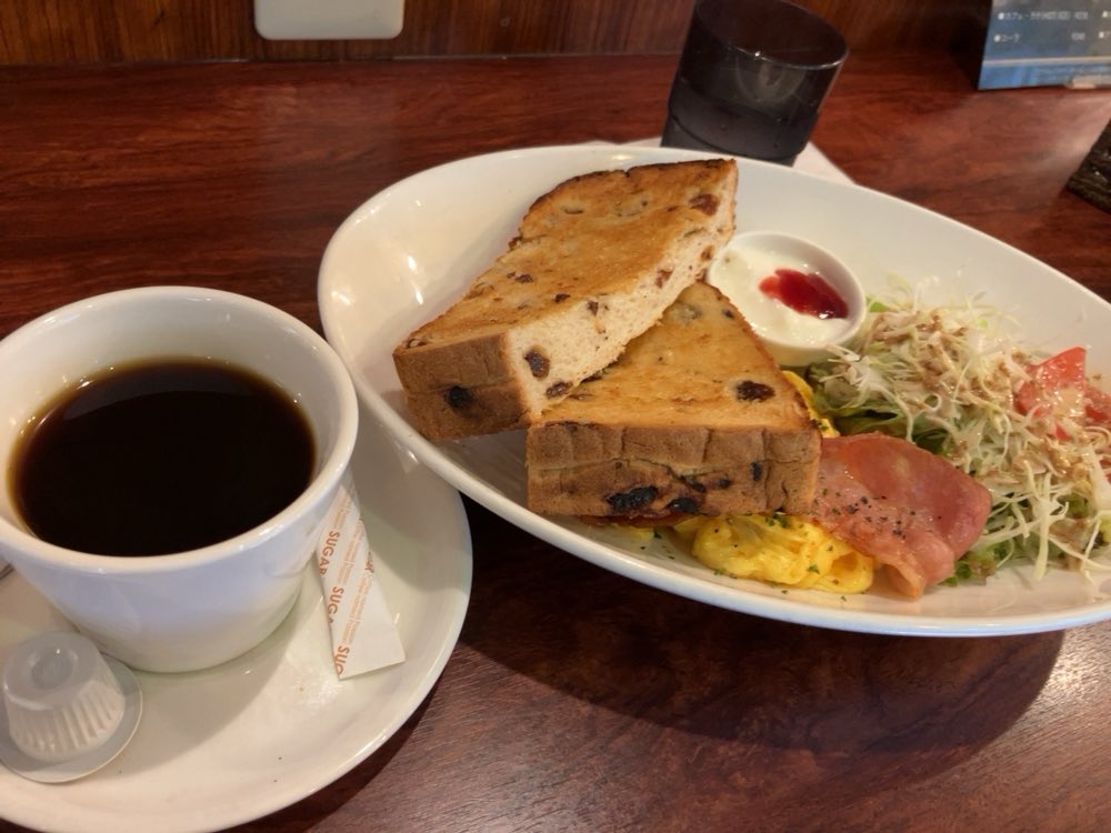 kapimushi's tweet photo. 2回目キーボードレッスン♪
1時間あっという間‼︎楽しい〜♪
今日も勉強になりました

まだミニキーボードしか持ってないのでレッスン前に個人練＆カフェでひと息(*´꒳`*)

#キーボードレッスン 
#日本橋珈琲店 https://t.co/QMJyxQuqtF
