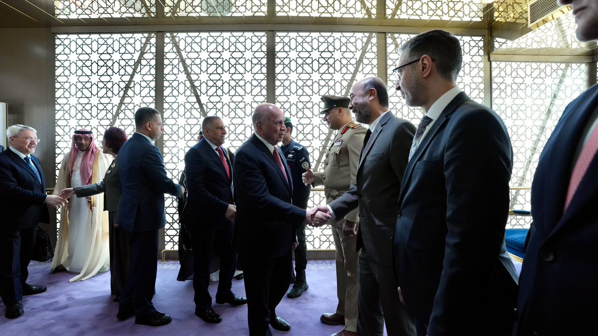Iraqimofa's tweet photo. وزير الخارجية فؤاد حسين يصل إلى المملكة العربية السعودية في زيارة رسمية – وزارة الخارجية العراقية https://t.co/r5S5CKhgCU https://t.co/qWf2CYorle