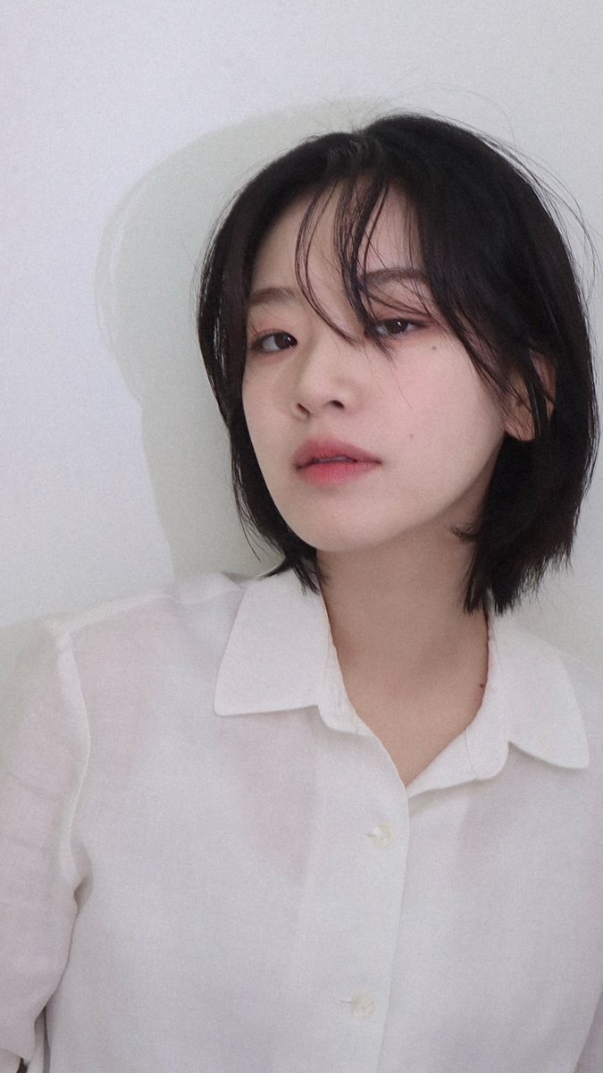 diveinto_joo's tweet photo. 이주영언니 얼굴 제발 https://t.co/gbDdif8ZLX