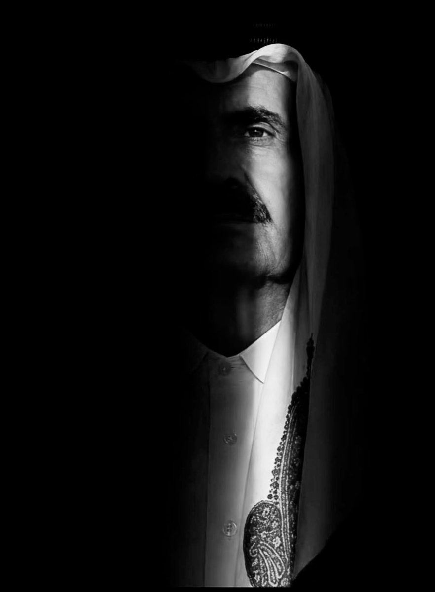 FahadAlkubaisi's tweet photo. هَيْهَاتَ أن يأتى الزمانُ بمثلِهِ
إنَّ الزمــانَ بمثلِـــهِ لبخيـلُ 

#حمد_بن_خليفة https://t.co/0k5yTij4wD