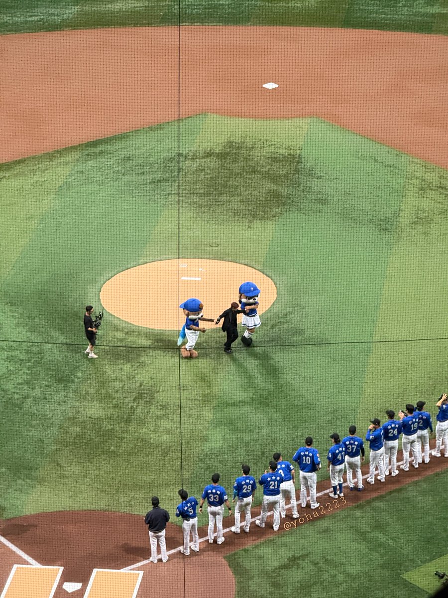 yoha2223's tweet photo. 너무 귀여운 쪼꼬미 하성운🥹 https://t.co/JjLmvGK3cx