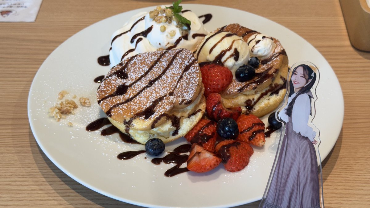 22starlines's tweet photo. #日向ちゃんへ
みなとみらいでトイストーリー5を見た後に
たくさんご飯食べました〜🍖🥞

ホットケーキには最近読んだBUTTERという本の影響でバターを追加しました🌟 https://t.co/7rjjkZIEob