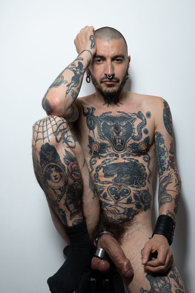 BananaredNSFW's tweet photo. Black and white or color — What do you think?
Model: @Stalli0nPapi #gay #inkedmen #tattooboy #papi https://t.co/BMj2gGJPXU