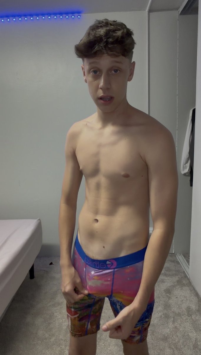 Twinkhaven3's tweet photo. Comment “Hi” for cheeky surprise in DM’s https://t.co/7Ndfzt0OaK