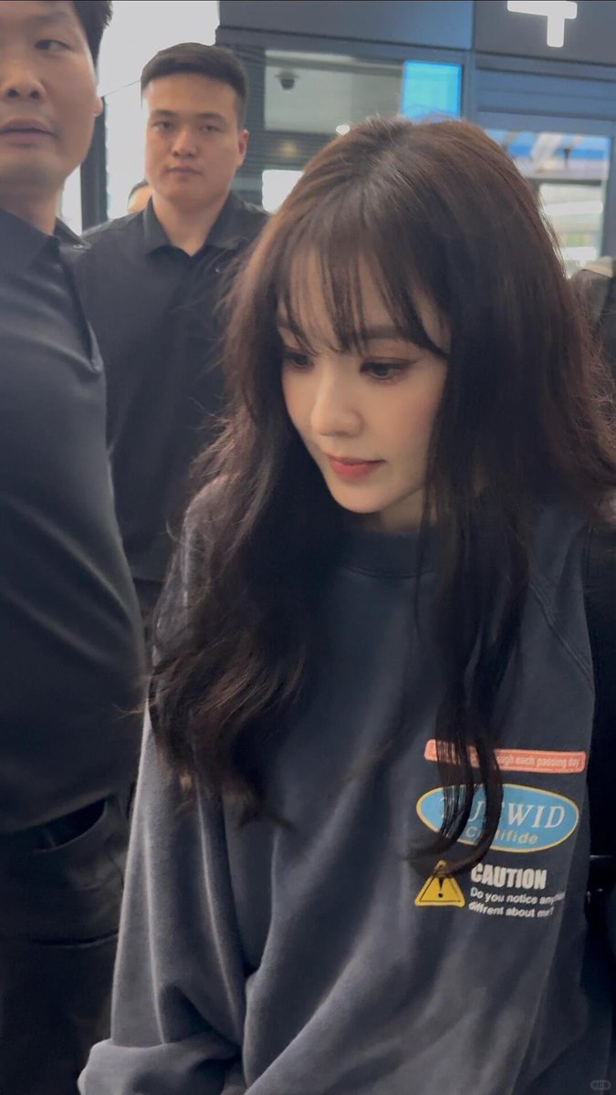 SoloBae91's tweet photo. 260712 Shanghai Departure
#아이린 #IRENE 

© 想睡个好觉 https://t.co/JGaQuwcsgF