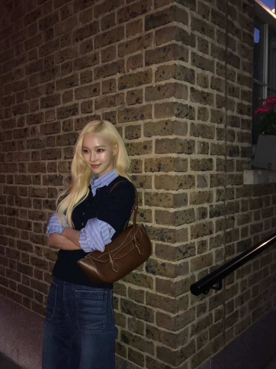 mjkmwntr's tweet photo. The vibes of Ralph Lauren is really fitting to her.. she looks so good 🫠 https://t.co/3zzyn8Zoli
