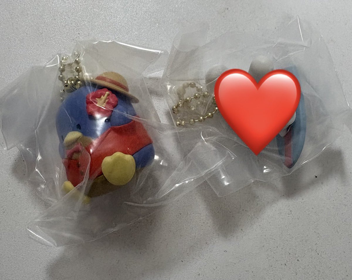 ltany32314's tweet photo. 【交換】サンリオ アロハスイングコレクション ガチャガチャ 日焼け

【譲】タキシードサム

【求】ハローキティもしくはマイメロディ

都内手渡しor郵送交換希望。FF外からでもお声がけください。 https://t.co/6kBeLbEpad