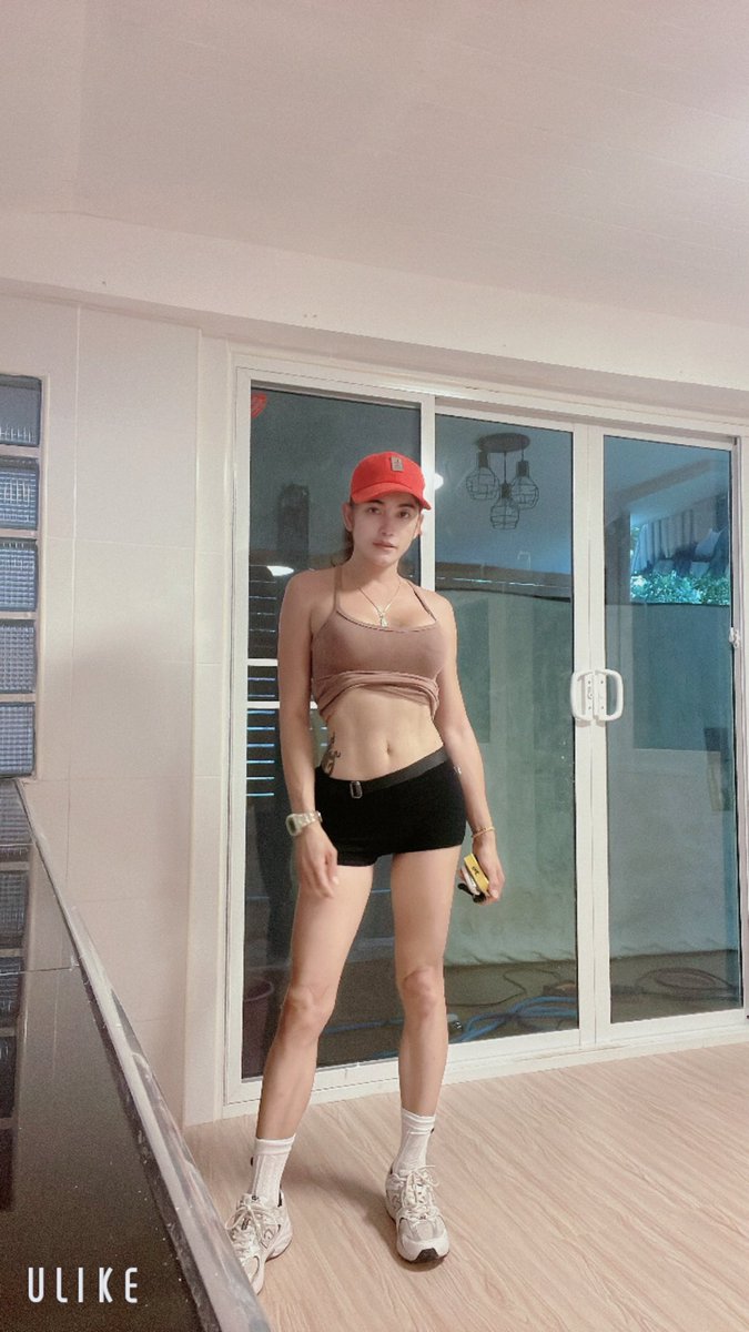 HomHom41's tweet photo. 🏋️💪👍🏻  สวยไหม #สาวสอง #ออกำลังกาย #gym  #ภูเก็ต #ป่าตอง หุ่นสวยสร้างเอง https://t.co/2vgBYQ4y0W