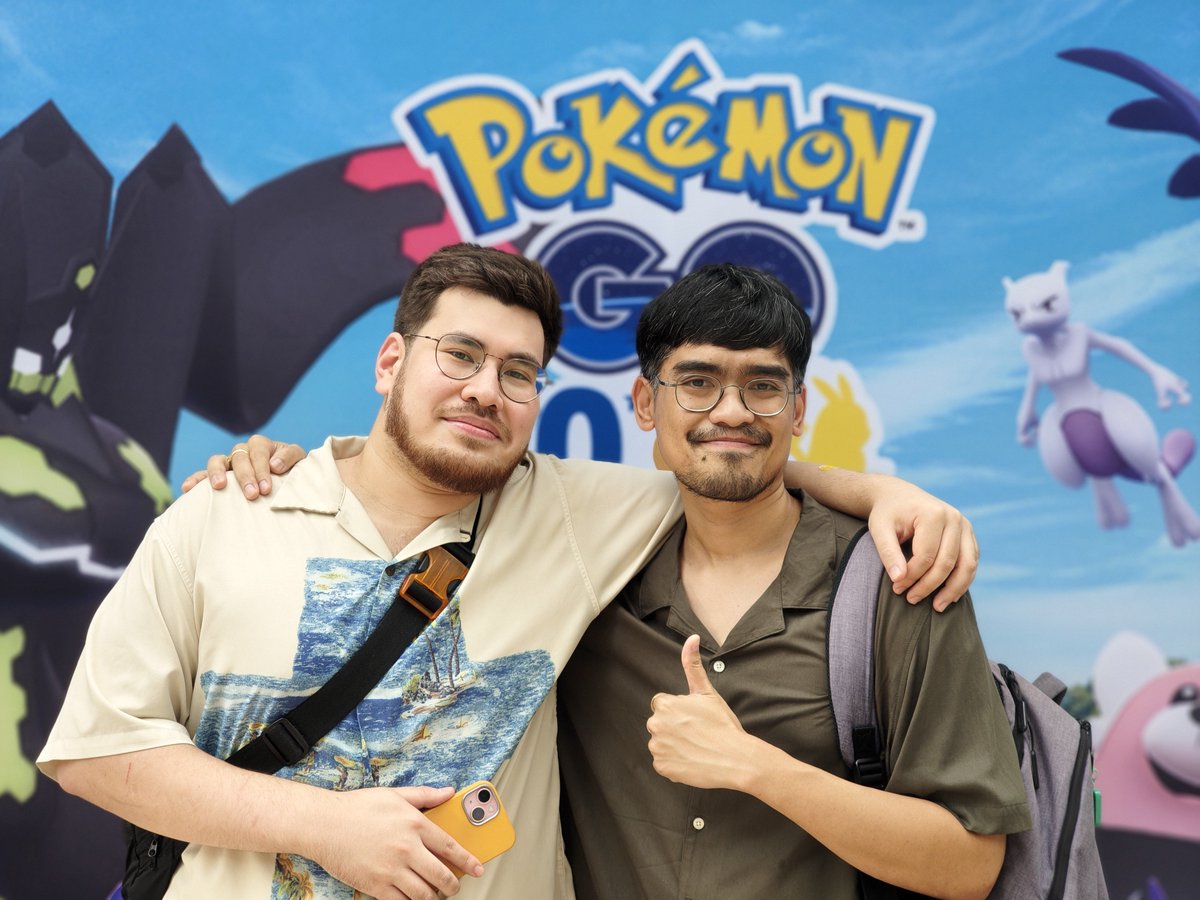 Chanakarl's tweet photo. 10 years omg, #Pokémon #ポケモンgo thx, Ben! @WholeLottaR3dTH https://t.co/MoVchvOGV3