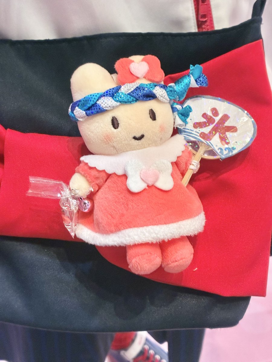 ki_co_SS's tweet photo. 今日ピューロでグリした時のおねぃさんがマロンクリーム推しで、缶バッジとぬい付けてたので撮らせてもらいました💓🫶
かわゆい〜〜〜〜😭😭😭💥💥💥💥💕💕💕💕ありがとうございました😭😭😭😭😭😭😭😭😭😭
#ピューロアンバサダー https://t.co/qFtehcLuYn