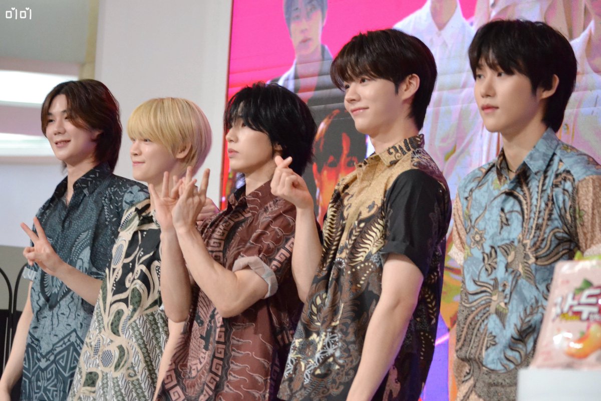 smjydn's tweet photo. 260712
K-FOOD POP-UP STORE
In Jakarta
Today's ASC2NT๐
#์ด์ผํธ #ASC2NT #ใขใปใณใ
#KfoodPopupStore #KHalalUniverse2026Jakarta https://t.co/nRZ1RNoEuE