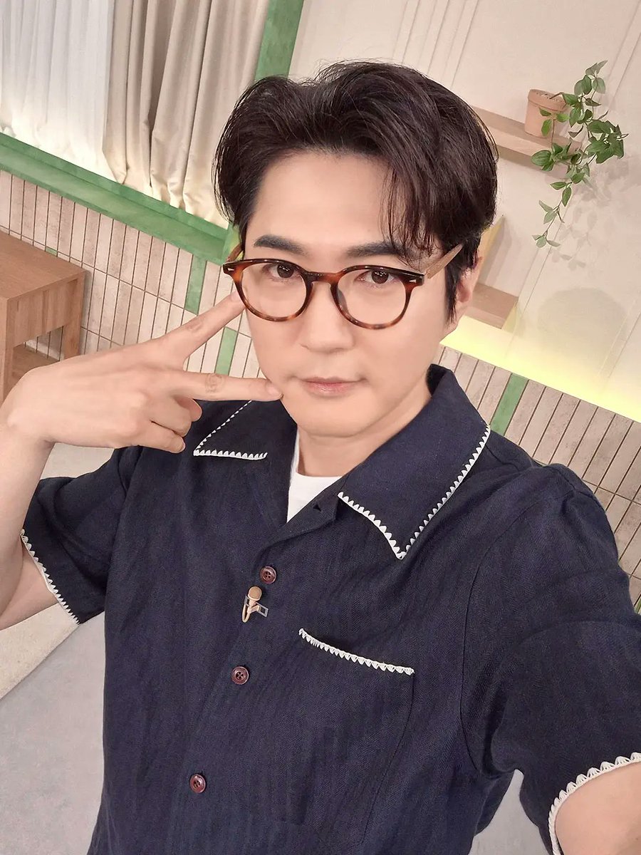 fangori0113's tweet photo. 데니안 오피셜 인스타
🔗https://t.co/bPZwRmilOC

[📷]

믿고 먹는 밥상 🍚
오늘도 데니와 알토란🩵

#DANNYAHN #데니안
#알토란 https://t.co/U8Hy3Ih7NQ