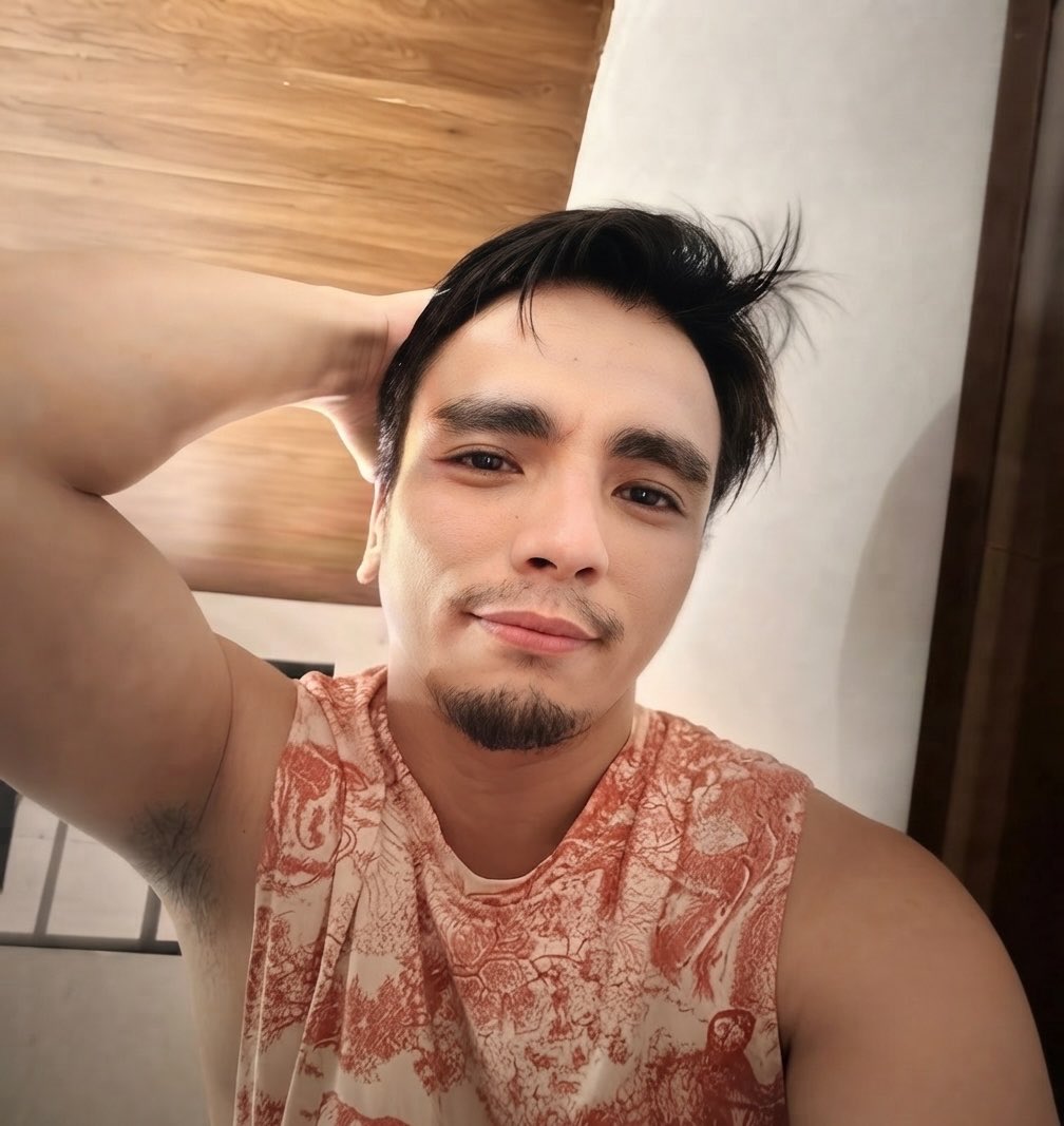 TripperBike's tweet photo. 🚨Awareness!! 🚨

Mag-ingat sa manlolokong eto!

He’s using intimidation &amp; extortion to transact. Huwag makipag interact sa kanya. If harassed, document all evidence and report to the authorities. Ingat po tayong lahat! ⚠️ 

#StopExtortion  #alterpinoy #alterph #Grindr https://t.co/hSwtrbZjip