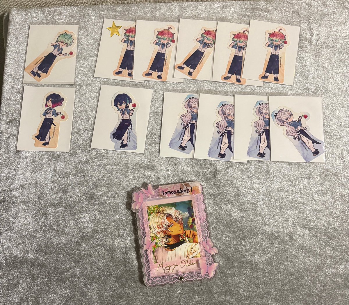 tomoeaknk1's tweet photo. 【交換】あくねこ、悪魔執事と黒い猫、アニカフェ

譲)
ステッカー、箔押しチケットミヤジ以外

求)同種ミヤジor画像⭐︎のみ半数程度まで定価+送料可

固ツイ日程お手渡し>郵送
お声がけ、その他詳細はツリー最下へ→ https://t.co/5FeECHNO2e