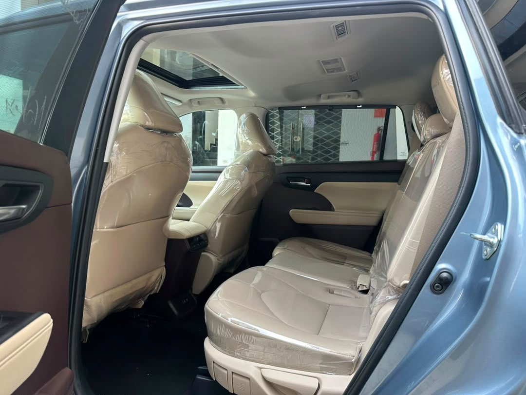 XcessCars's tweet photo. Distress Sale!!!
Foreign Used Toyota Highlander 2020 XLE, Year of Entry 2026, Accident Free, Thumbstart, Sun Roof. 

Price:47m https://t.co/ywJeB40XC9