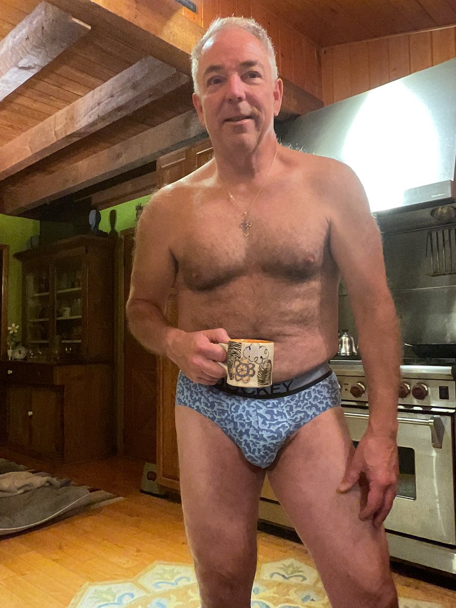 SpeckledDog1545's tweet photo. #gay #hairymen #meninbriefs #silverdaddy https://t.co/t81SW0hfXM