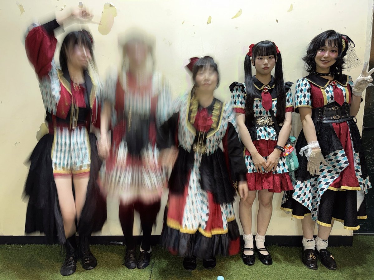 Hellzapoppin'(ヘルザポッピン) | エレクトロスウィングアイドル