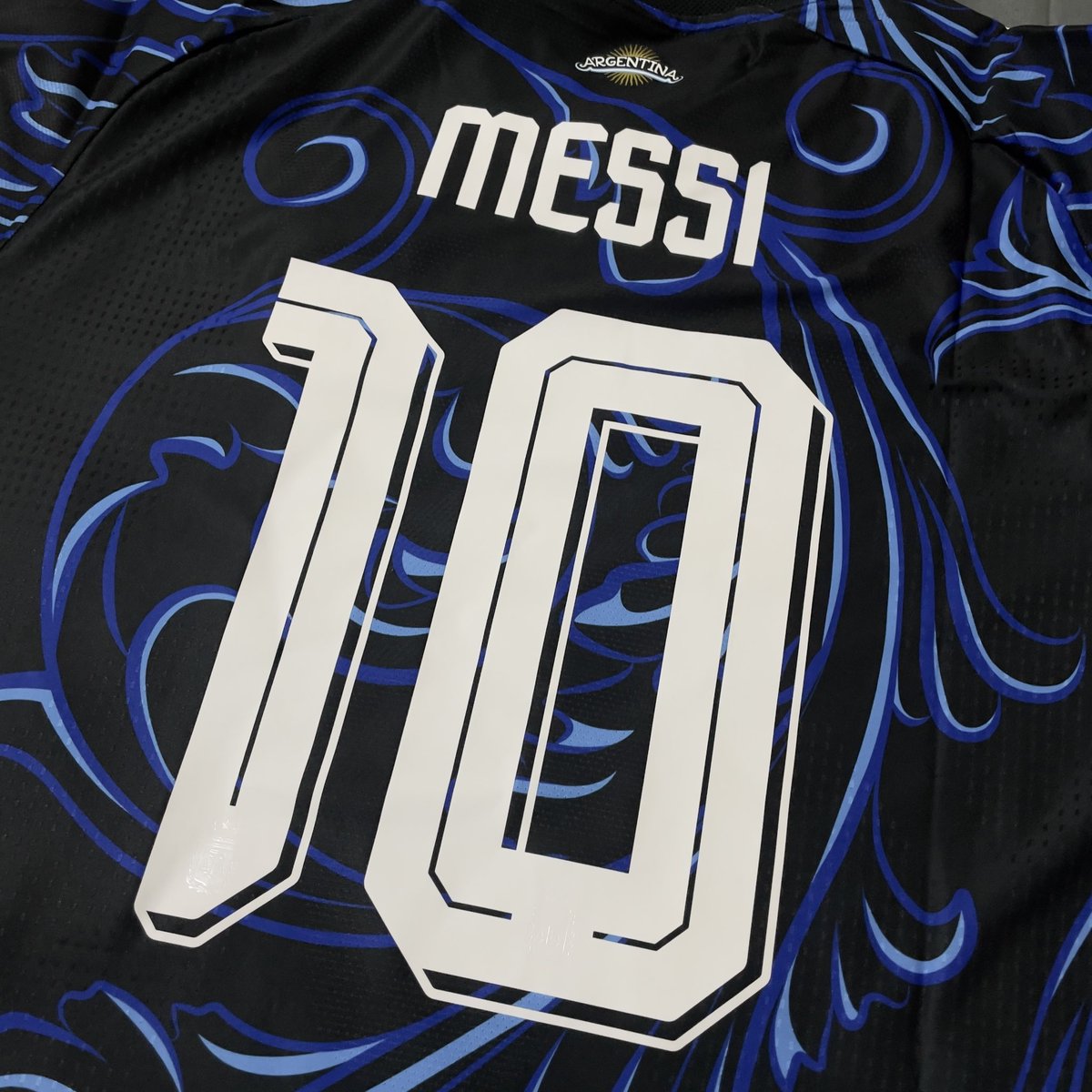 PocongBarca's tweet photo. #jersey4sale @Jerseyforum 

WTS Jersey Argentina Away 2026.
Original Player Issue, namset Messi size L
Lokasi Bali.
Minat DM https://t.co/jkUjGBvocq