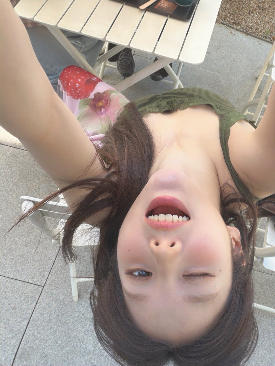 only1heejin's tweet photo. ヒジンのこの撮り方わりと好き https://t.co/fG9MQeNPfO