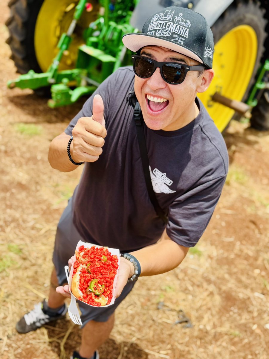 fernstillrocks's tweet photo. Had such a great time at this weekend’s @FarmFair. Digging the new location. #hawaiievents #hawaiistatefarmfair https://t.co/h5HAFJq2TC